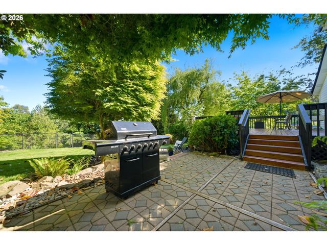 1200 E PIONEER Loop, La Center, WA 98629