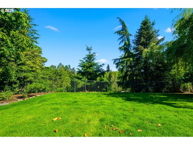 1200 E PIONEER Loop, La Center, WA 98629