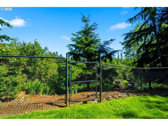 1200 E PIONEER Loop, La Center, WA 98629