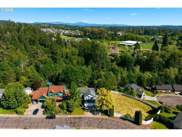 1200 E PIONEER Loop, La Center, WA 98629