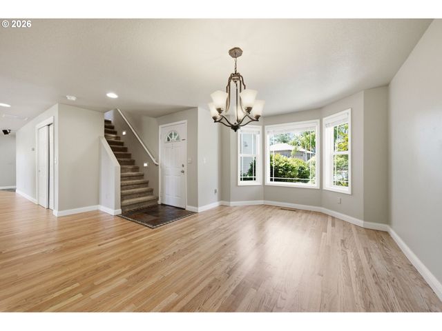 1200 E PIONEER Loop, La Center, WA 98629