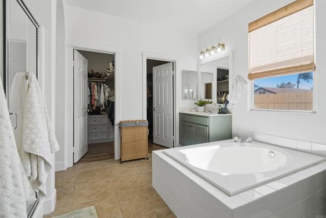 17043 Harvest Point Way, Ramona, CA 92065