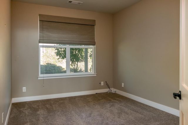 1072 Champagne Ln, Placerville, CA 95667