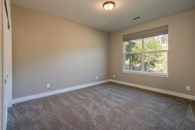 1072 Champagne Ln, Placerville, CA 95667