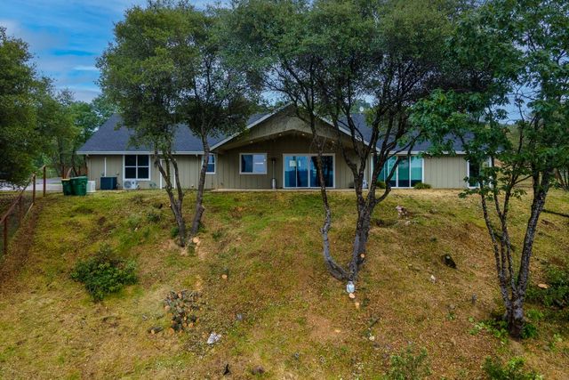 1072 Champagne Ln, Placerville, CA 95667