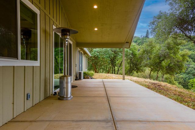 1072 Champagne Ln, Placerville, CA 95667