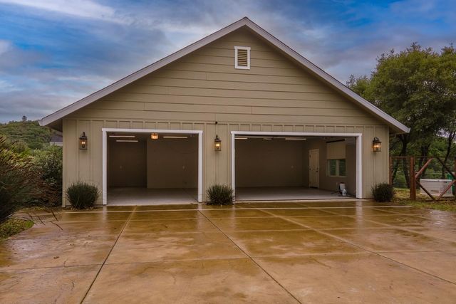 1072 Champagne Ln, Placerville, CA 95667