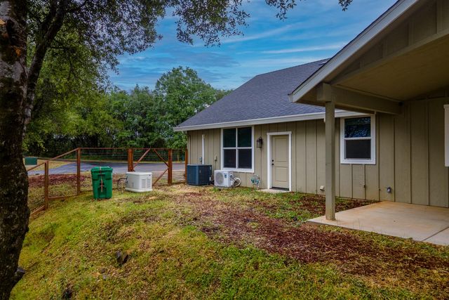 1072 Champagne Ln, Placerville, CA 95667
