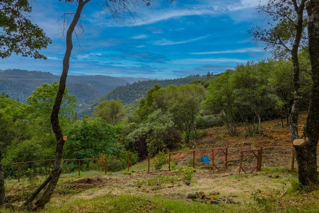 1072 Champagne Ln, Placerville, CA 95667