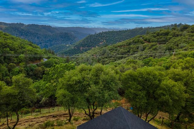 1072 Champagne Ln, Placerville, CA 95667