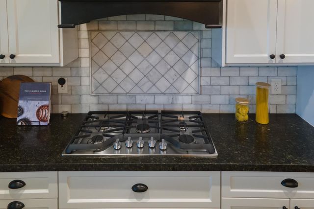 1072 Champagne Ln, Placerville, CA 95667