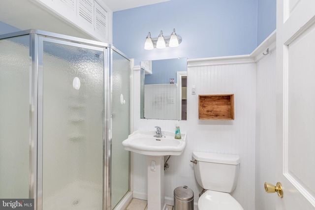 236 E WILLIAMS AVE, Barrington, NJ 08007