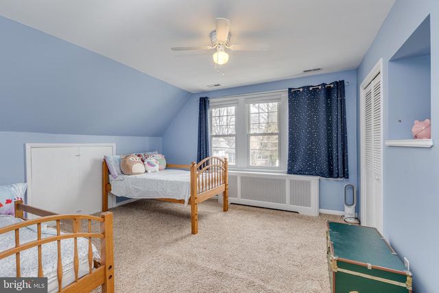 236 E WILLIAMS AVE, Barrington, NJ 08007