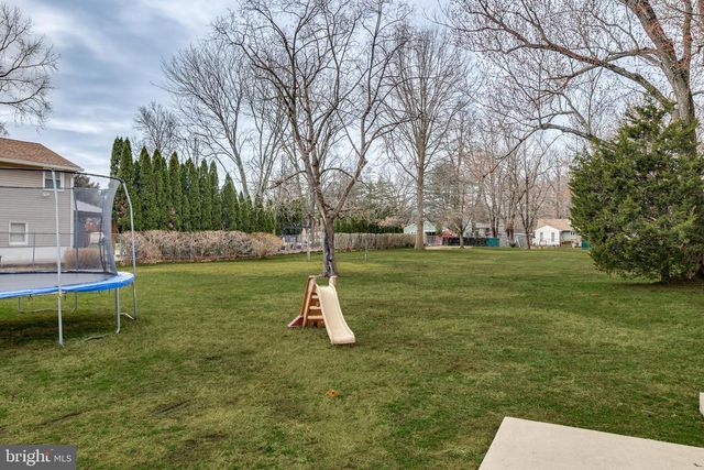 236 E WILLIAMS AVE, Barrington, NJ 08007