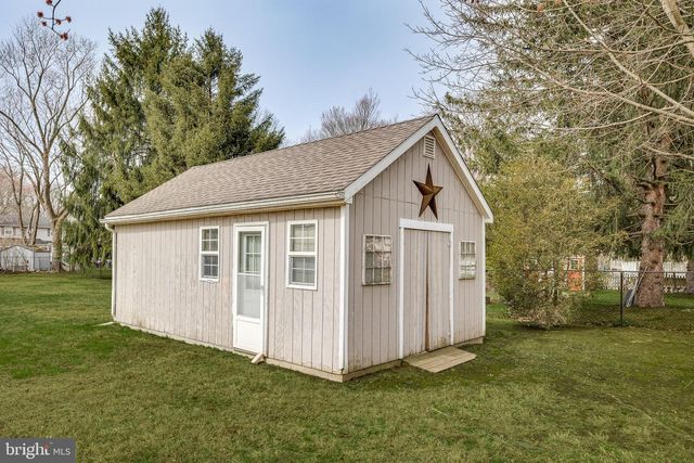 236 E WILLIAMS AVE, Barrington, NJ 08007