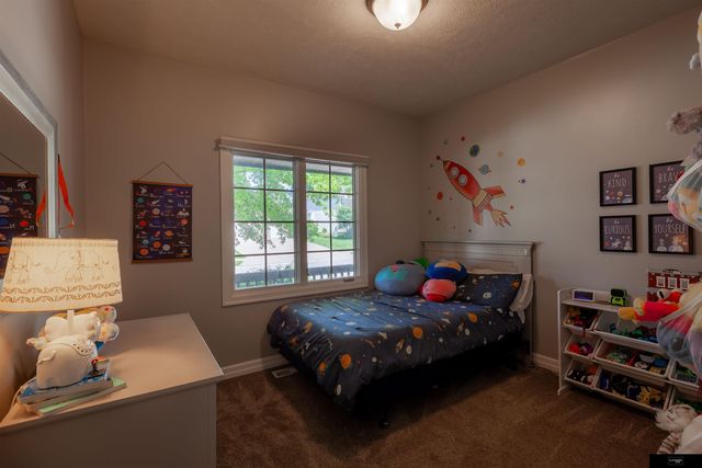 7411 S 101st Avenue, La Vista, NE 68128