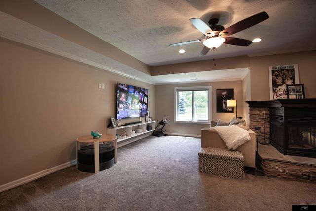 7411 S 101st Avenue, La Vista, NE 68128