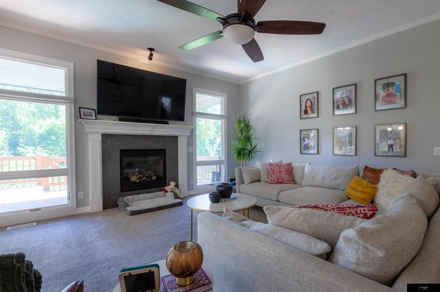 7411 S 101st Avenue, La Vista, NE 68128