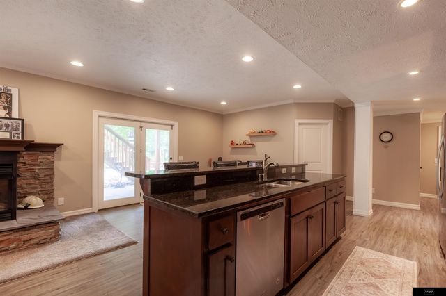 7411 S 101st Avenue, La Vista, NE 68128