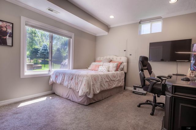 7411 S 101st Avenue, La Vista, NE 68128