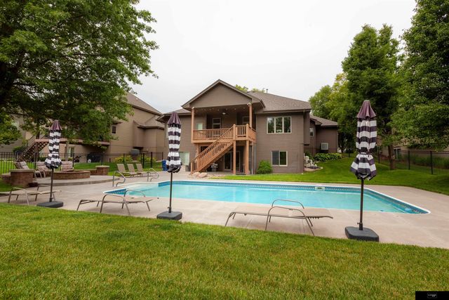 7411 S 101st Avenue, La Vista, NE 68128