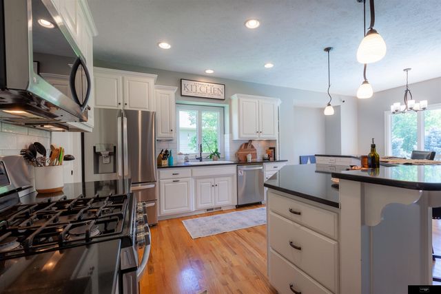 7411 S 101st Avenue, La Vista, NE 68128