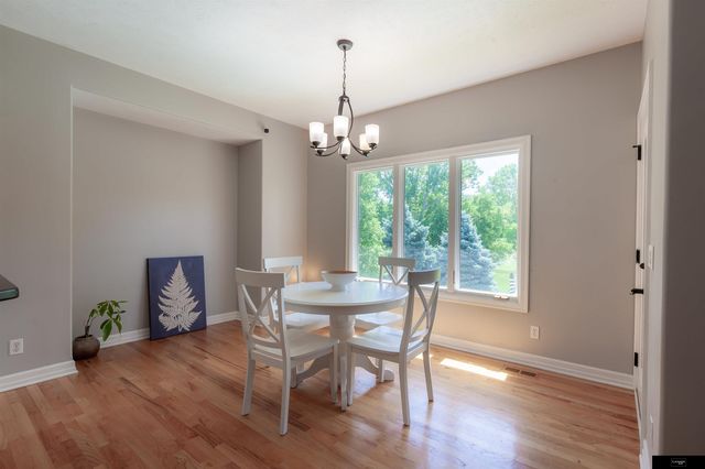 7411 S 101st Avenue, La Vista, NE 68128