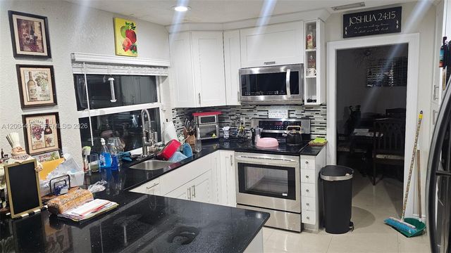 4105 NW 78th Way, Coral Springs, FL 33065