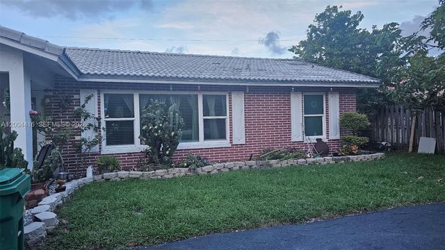 4105 NW 78th Way, Coral Springs, FL 33065