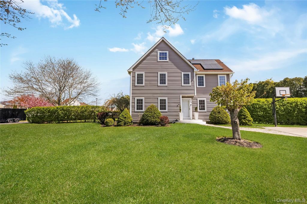 56 Arrowhead Avenue, Riverhead, NY 11901