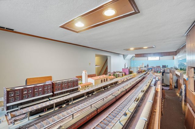 4284 Beechgrove Drive 4284 Beechgrove Drive, Grove City, OH 43123