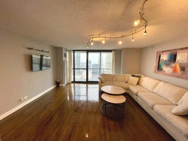 10 E Ontario Street 4907, Chicago, IL 60611