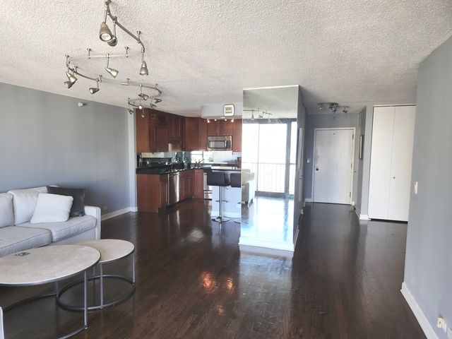 10 E Ontario Street 4907, Chicago, IL 60611