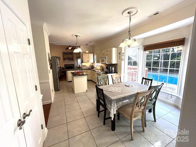 6709 Fairhope Court, Charlotte, NC 28277