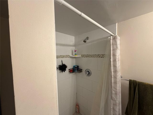 7173 Orange Drive 110B, Davie, FL 33314