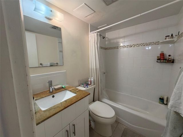 7173 Orange Drive 110B, Davie, FL 33314