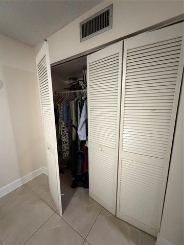 7173 Orange Drive 110B, Davie, FL 33314