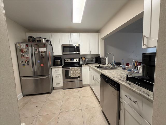 7173 Orange Drive 110B, Davie, FL 33314