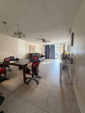 7173 Orange Drive 110B, Davie, FL 33314