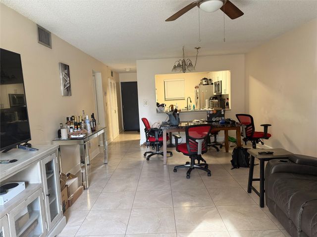 7173 Orange Drive 110B, Davie, FL 33314