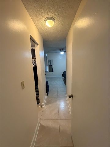 7173 Orange Drive 110B, Davie, FL 33314