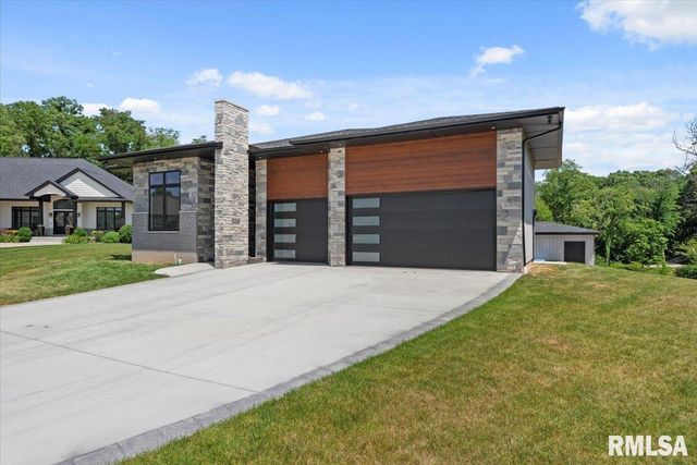 2004 Grants Pond, Chatham, IL 62629