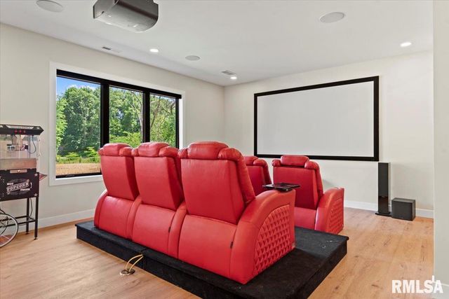 2004 Grants Pond, Chatham, IL 62629