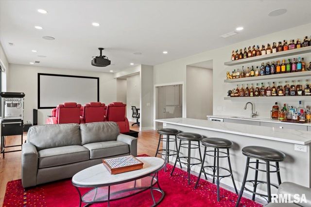 2004 Grants Pond, Chatham, IL 62629