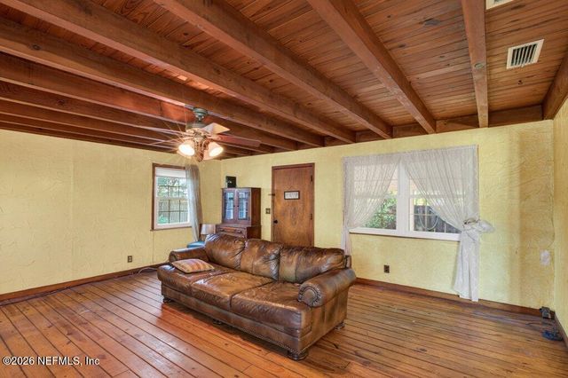 1636 LOWER 4TH Avenue N, Jacksonville Beach, FL 32250