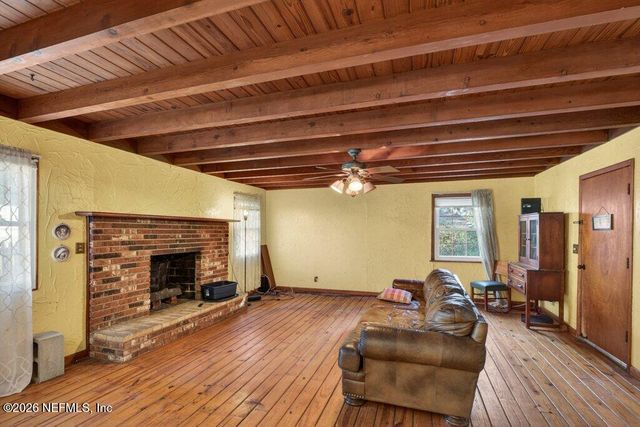 1636 LOWER 4TH Avenue N, Jacksonville Beach, FL 32250