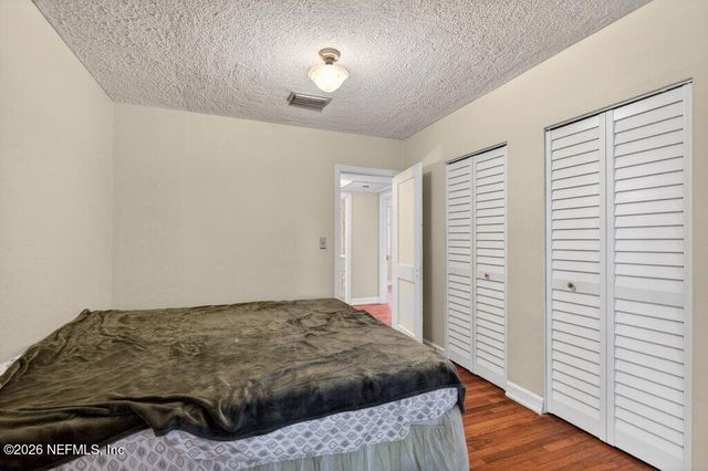 1636 LOWER 4TH Avenue N, Jacksonville Beach, FL 32250