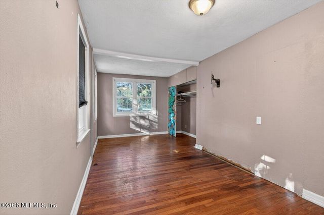 1636 LOWER 4TH Avenue N, Jacksonville Beach, FL 32250