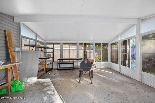 1636 LOWER 4TH Avenue N, Jacksonville Beach, FL 32250