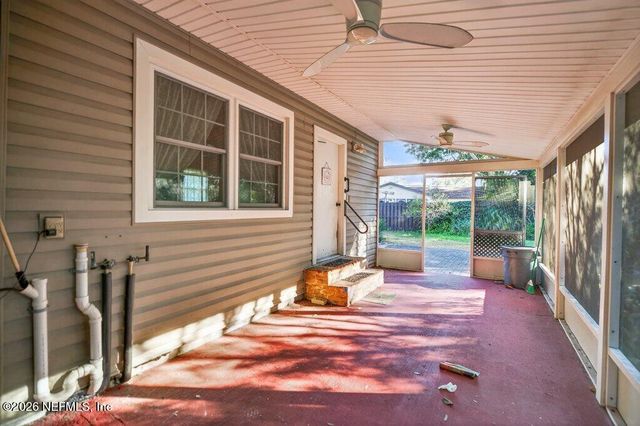 1636 LOWER 4TH Avenue N, Jacksonville Beach, FL 32250